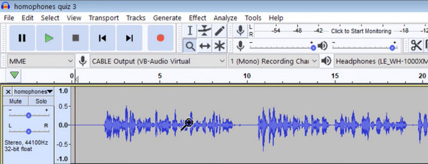 Zoom in Track on Audacity